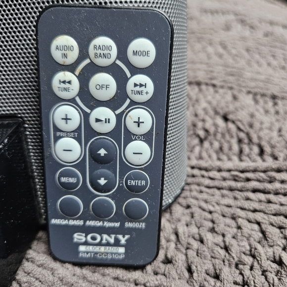 SONY FM/AM Clock Radio Dream Machine ICF-CS10iP fully functional w/ dock station - Picture 3 of 4
